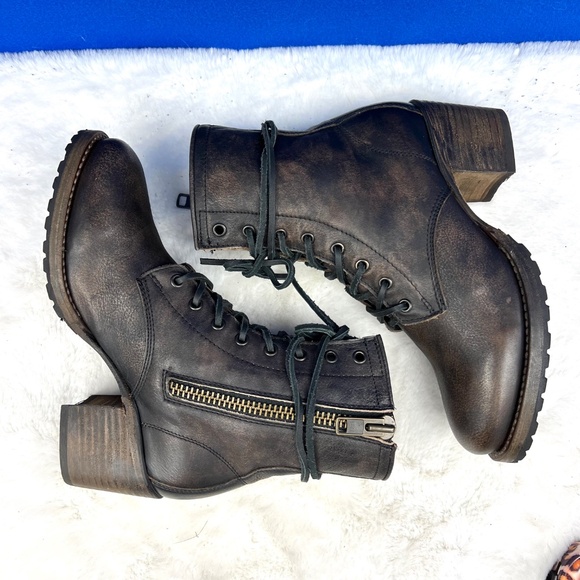 🚫SOLD! •|•FREEBIRD🦅BY STEVEN•| Cavalier 'Black (Brown)' Heeled Combat - Picture 3 of 17